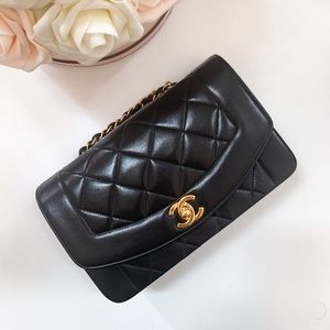 ❌SOLD❌ Chanel Diana Lambskin Black w ghw